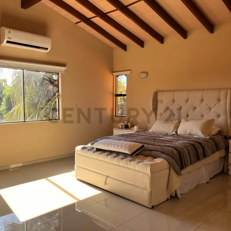 Exclusiva Residencia en Lambaré: ¡Tu Nuevo Hogar te Espera! — foto 2