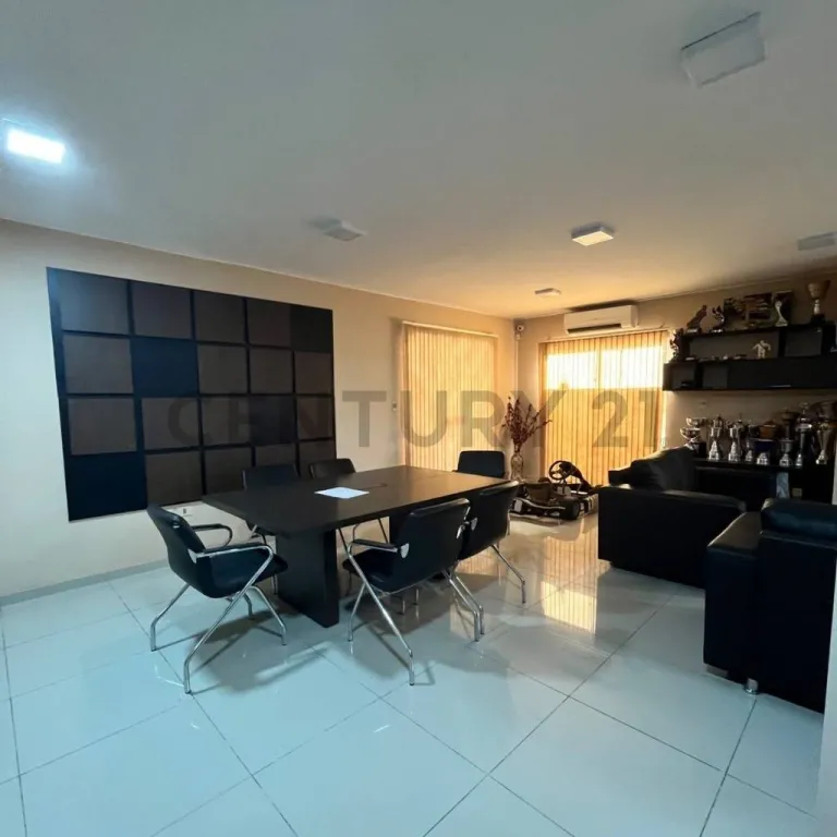 Exclusiva Residencia en Lambaré: ¡Tu Nuevo Hogar te Espera! — foto 3