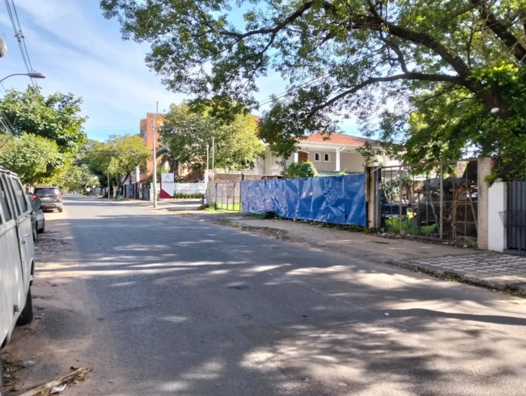 EN VENTA 2 TERRENOS JUNTOS EN BARRIO MBURICAO-24 MTS DE FRENTE — foto 3