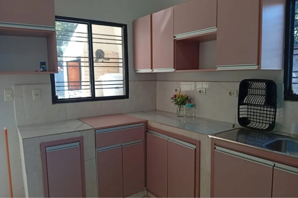 VENDO CASA C PISCINA EN ÑEMBY LÍMITE CON SAN LORENZO!! — foto 3