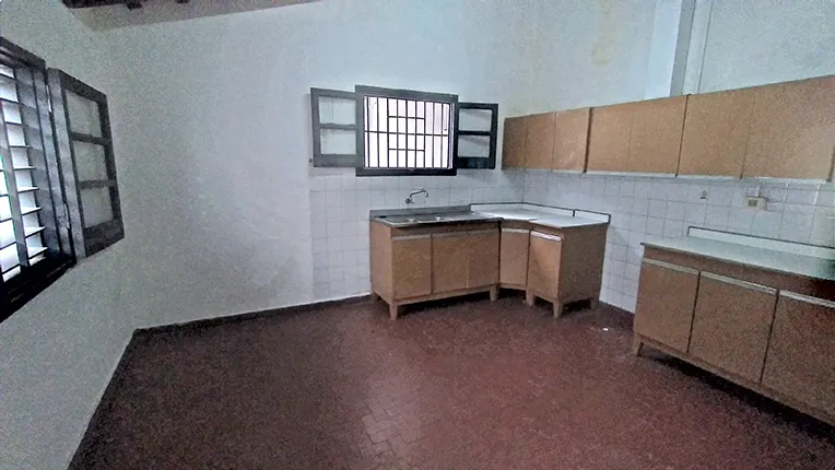 Vendo Casa con Tinglado de +27m de Frente a 80m de la Av. Rodríguez de Francia — foto 3