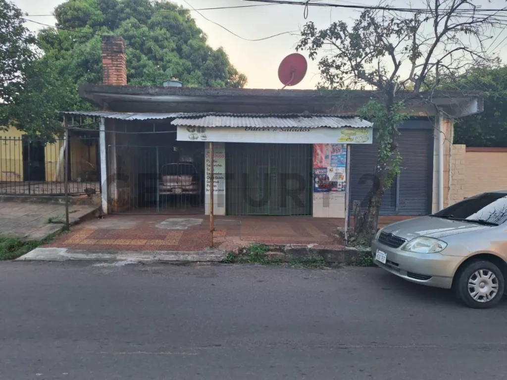 OPORTUNIDAD!!! VENDO CASATERRENO CON CONSTRUCCION EN EL CENTRO DE SAN LORENZO — foto 2