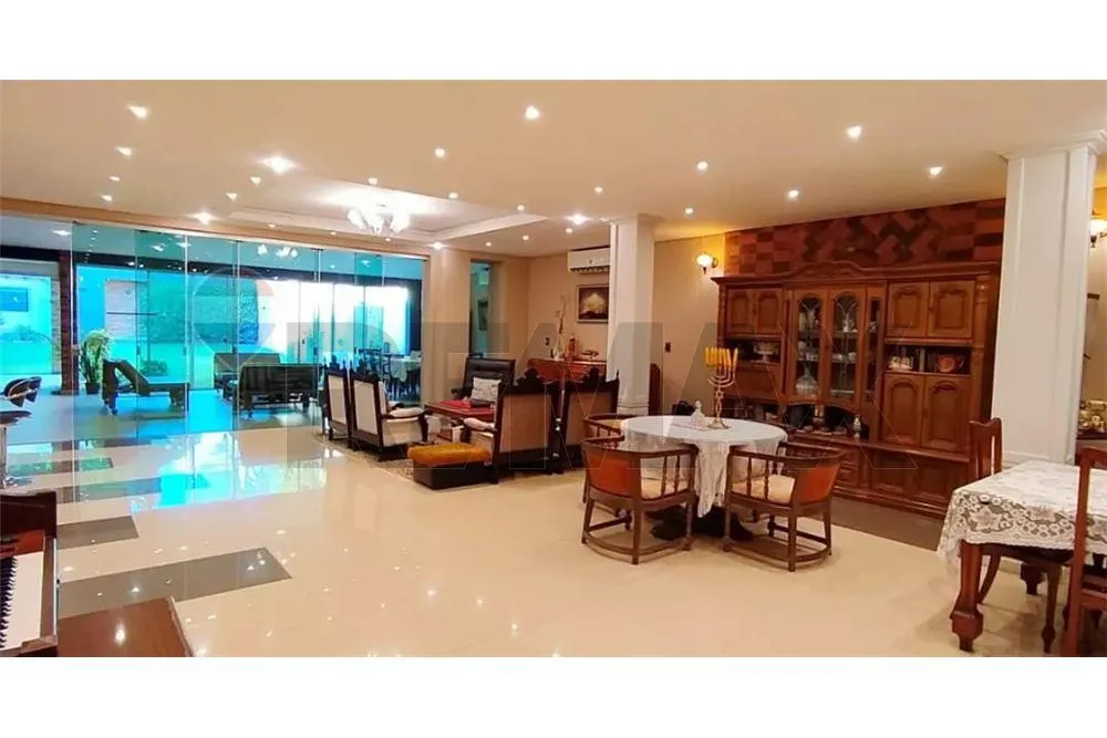 HERMOSA RESIDENCIA EN BARRIO SAN VICENTE — foto 2