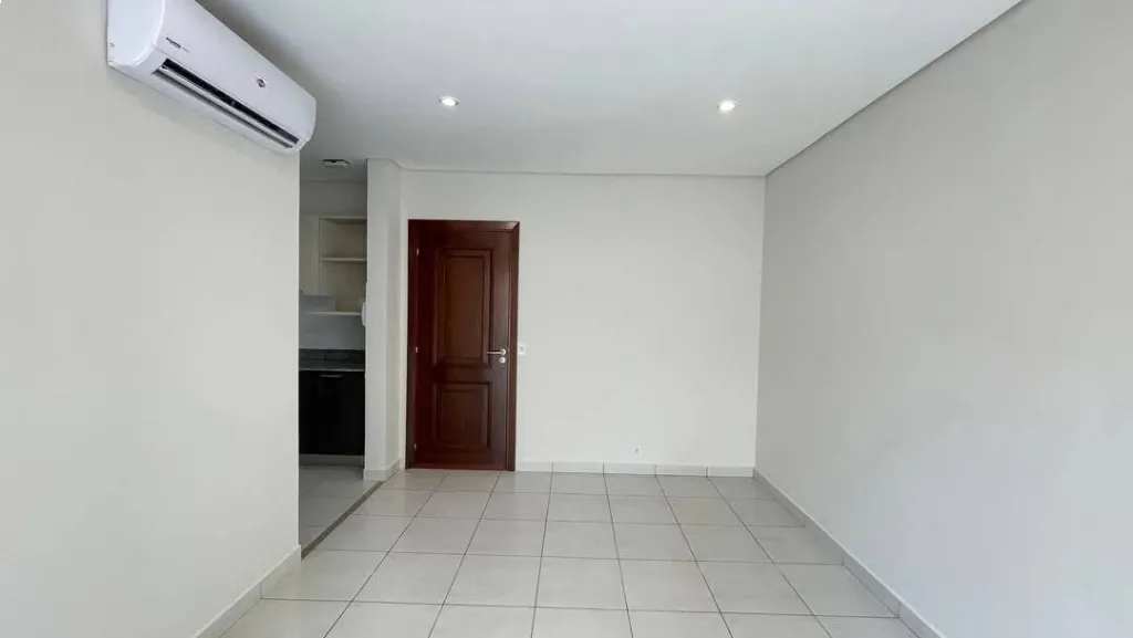 VENDO DEPARTAMENTO DE DOS DORMITORIOS EN EDIFICIO REPUBLICA DOMINICANA, BARRIO JARA, ASUNCIÓN — foto 3