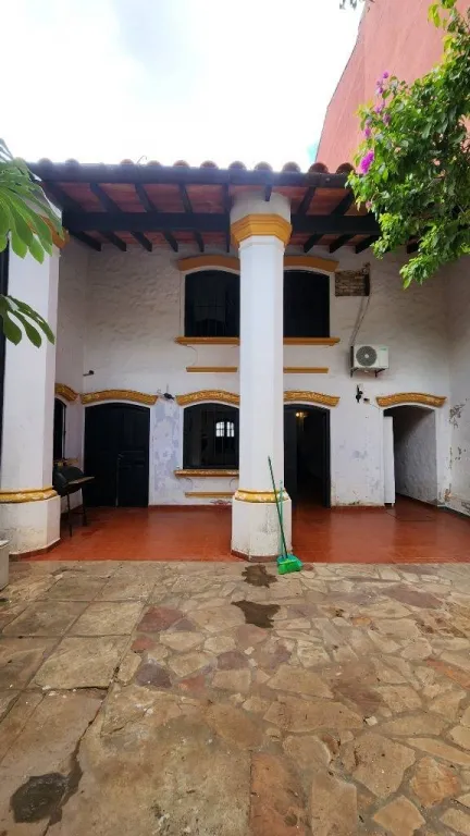 VENDO RESIDENCIA ESTILO COLONIAL DE TRES DORMITORIOS EN SAN ROQUE, ASUNCIÓN — foto 3