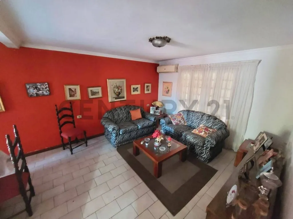 Vendo casa en esquina en Villa Morra — foto 3