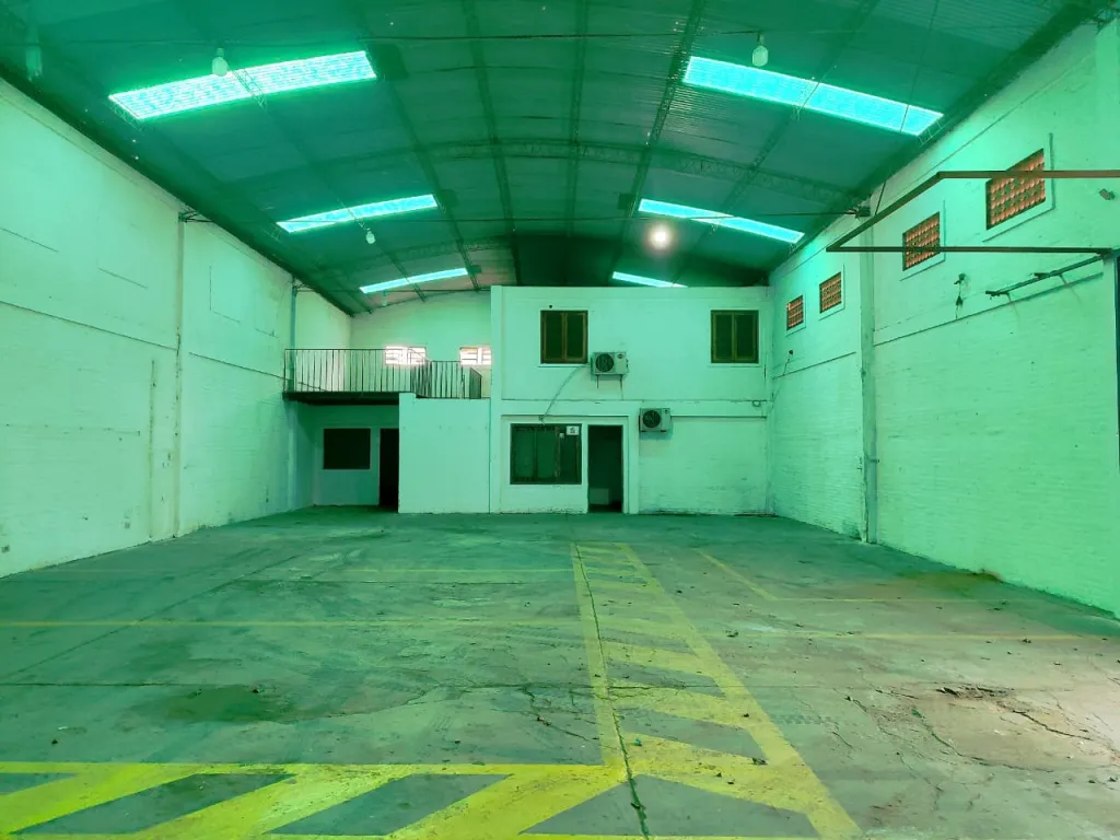 VENDO DEPOSITO INDUSTRIAL Y CORPORATIVO EN 4 MOJONES — foto 3