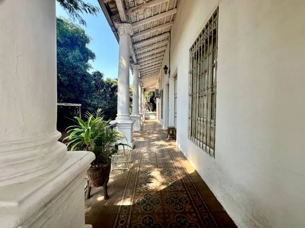 VENDO CASA EN LAS MERCEDES, ASUNCION — foto 3