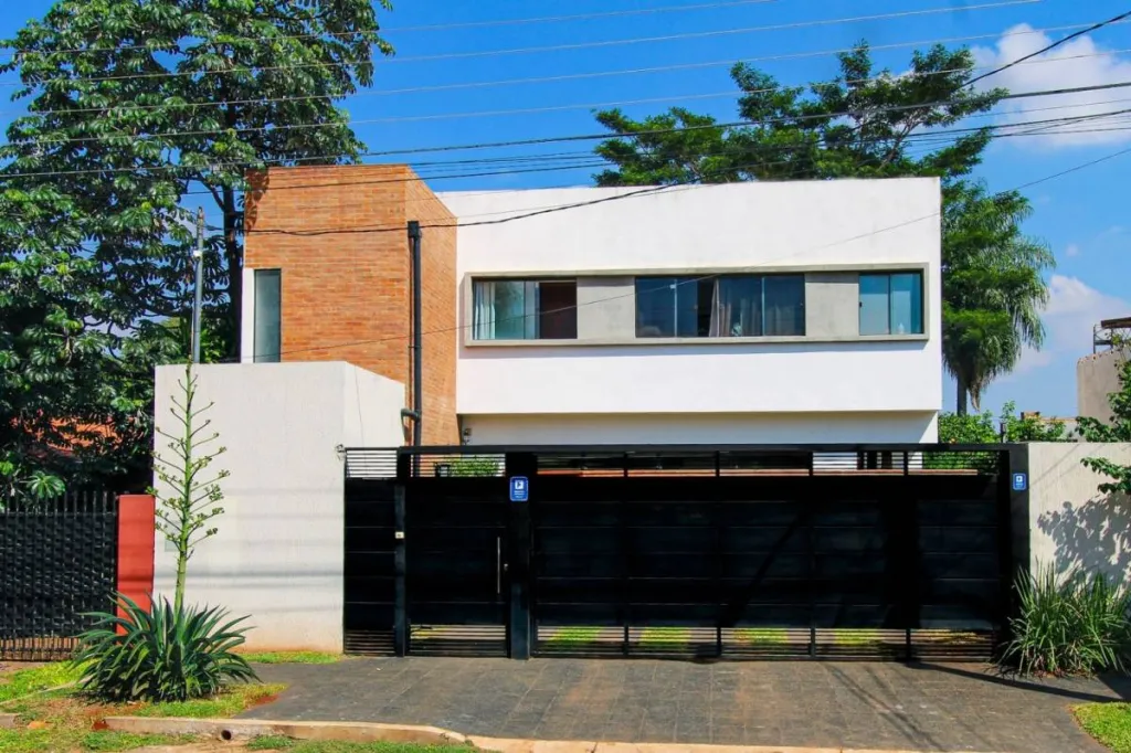 VENDO HERMOSA CASA DE 2 DORMITORIOS EN LAGUNA GRANDE, SAN LORENZO. — foto 2