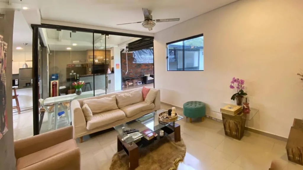 VENDO HERMOSA CASA DE 2 DORMITORIOS EN LAGUNA GRANDE, SAN LORENZO. — foto 3