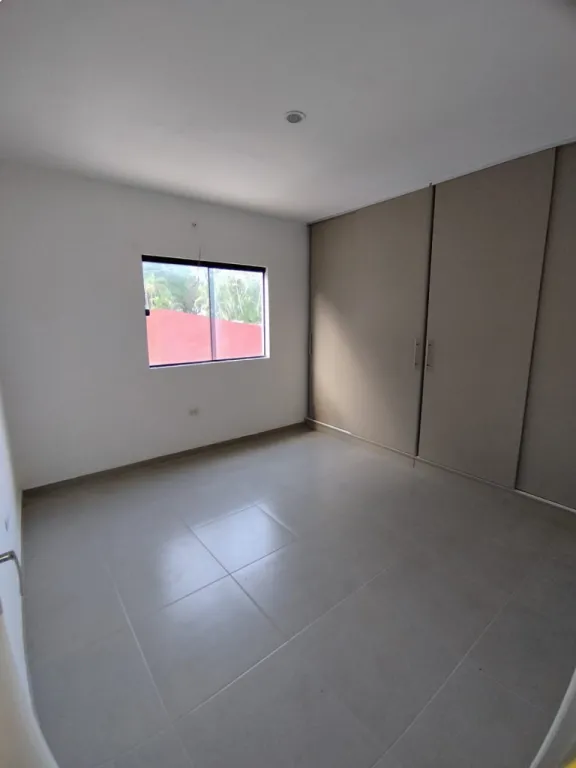 DÚPLEX EN LA MEJOR ZONA DE LAMBARÉ - CERCA CLUB YACHT — foto 3