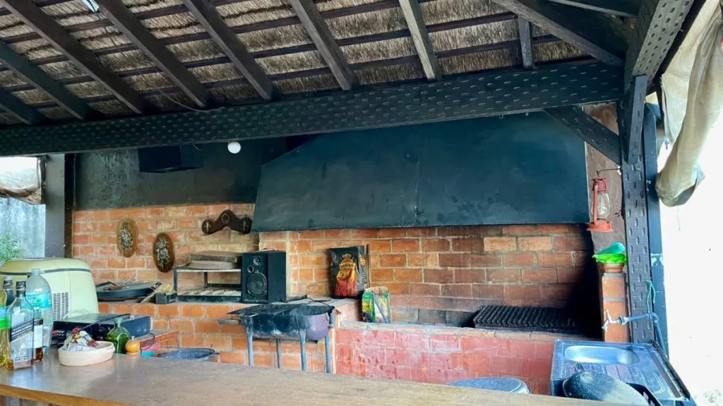 VENDO CASA EN ASUNCION EN LAS MERCEDES - GRAL MELGAREJO — foto 2
