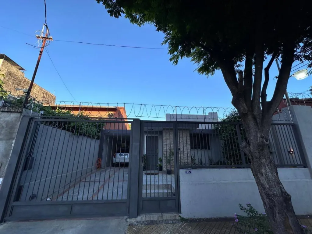 VENDO CASA EN ASUNCION EN GRAL DIAZ - ALBERDI — foto 2