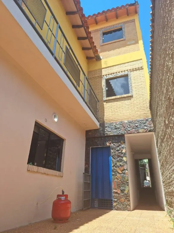 VENDO CASA EN ASUNCION EN NAZARETH - ZONA TERMINAL — foto 3
