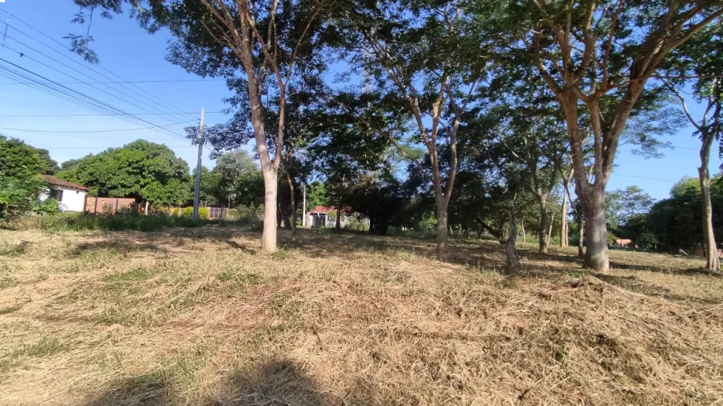 💥TERRENO DE 2.814 M2 CON 2 ESQUINAS Y SALIDA A 3 CALLES EN MARAMBURÉ - LUQUE💥 — foto 3