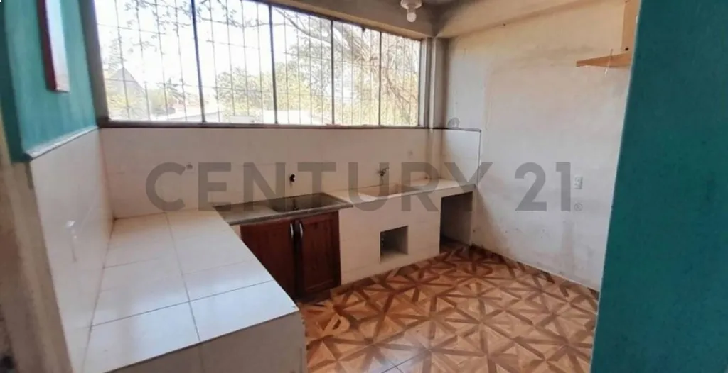 Vendo vivienda tipo chalet en zona en constante desarrollo - Encarnacion — foto 3