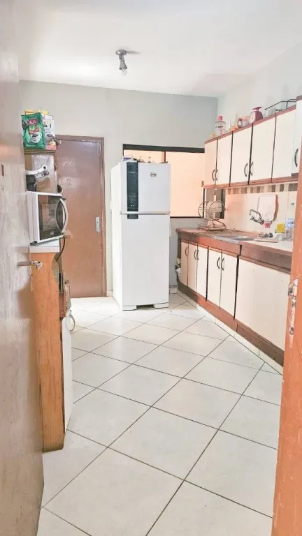 VENDO CASA EN ASUNCION EN HIPODROMO - CALLE LAPACHO — foto 3
