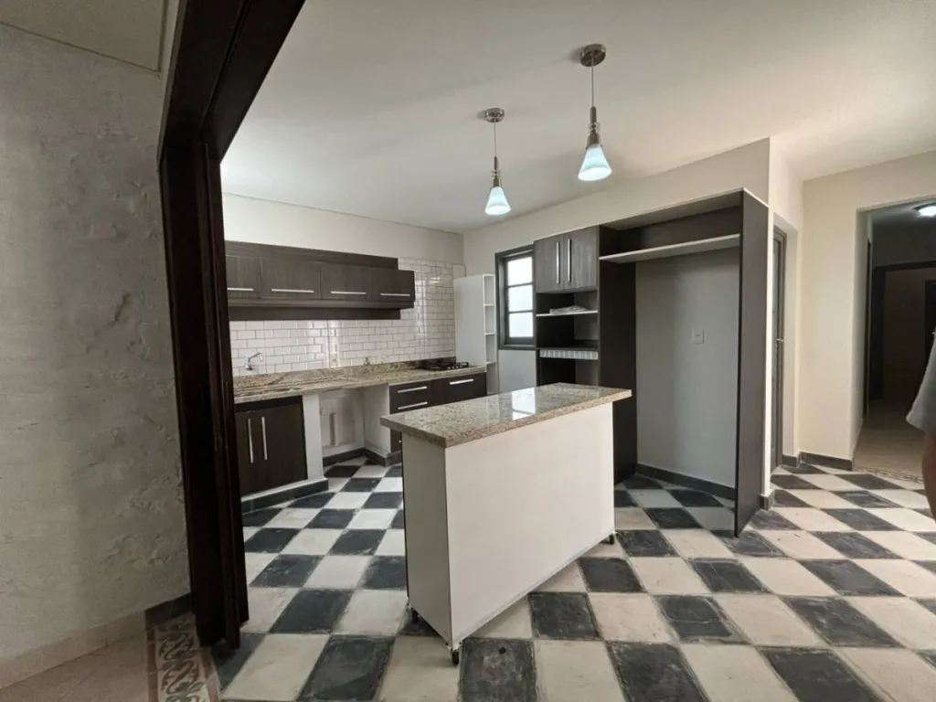 VENDO CASA EN ASUNCION EN LA ENCARNACION - CALLE ALBERDI — foto 2