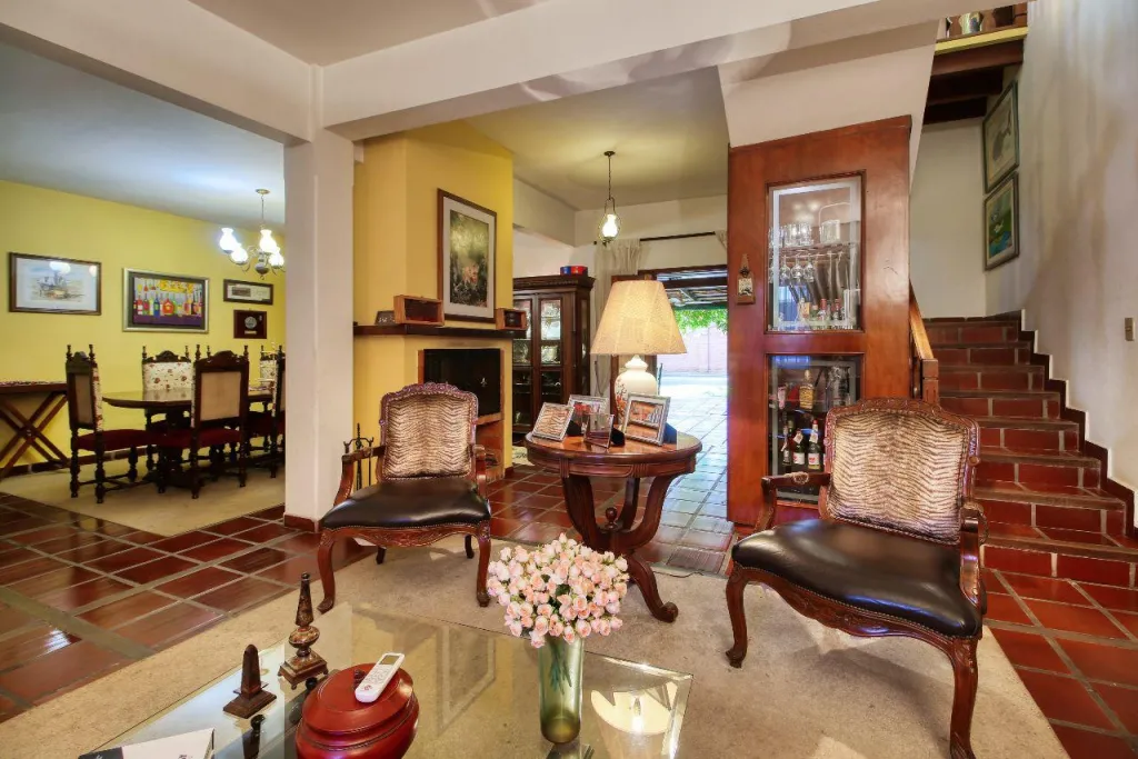 EN VENTA CASA EN BARRIO YCUÁ SATÍ - ASUNCIÓN — foto 3