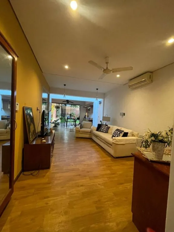 VENDO CASA EN ASUNCION EN LAS MERCEDES - DE LA RESIDENCIA — foto 2
