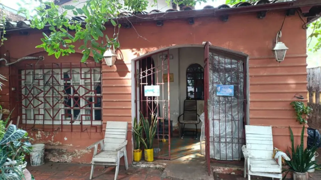 VENDO CASA EN ASUNCION EN SAJONIA - ITA PYTA PUNTA — foto 2