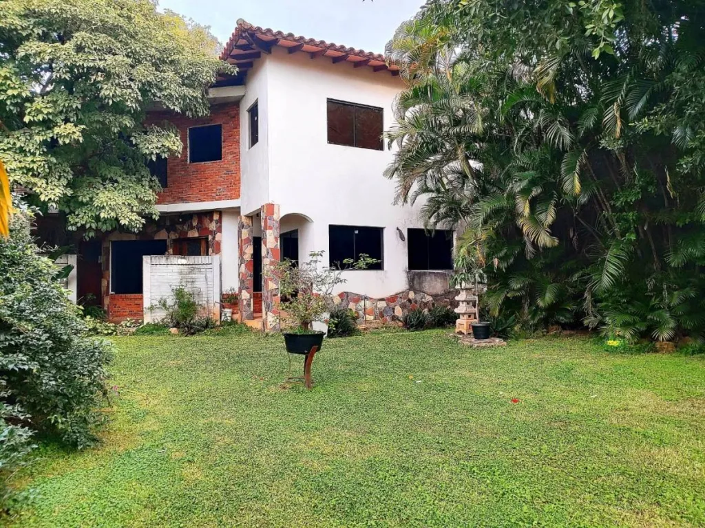 VENDO CASA EN ASUNCION EN BARRIO JARA - CALLE AMISTAD — foto 2