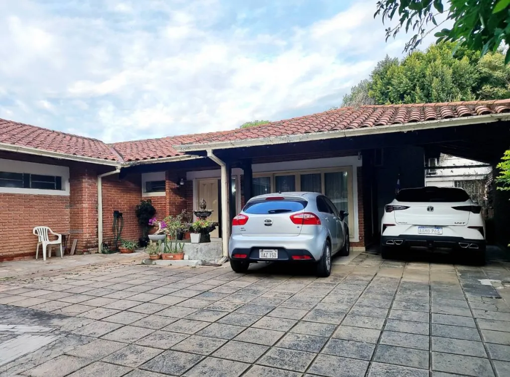 VENDO CASA EN ASUNCION EN BARRIO JARA - CALLE AMISTAD — foto 3