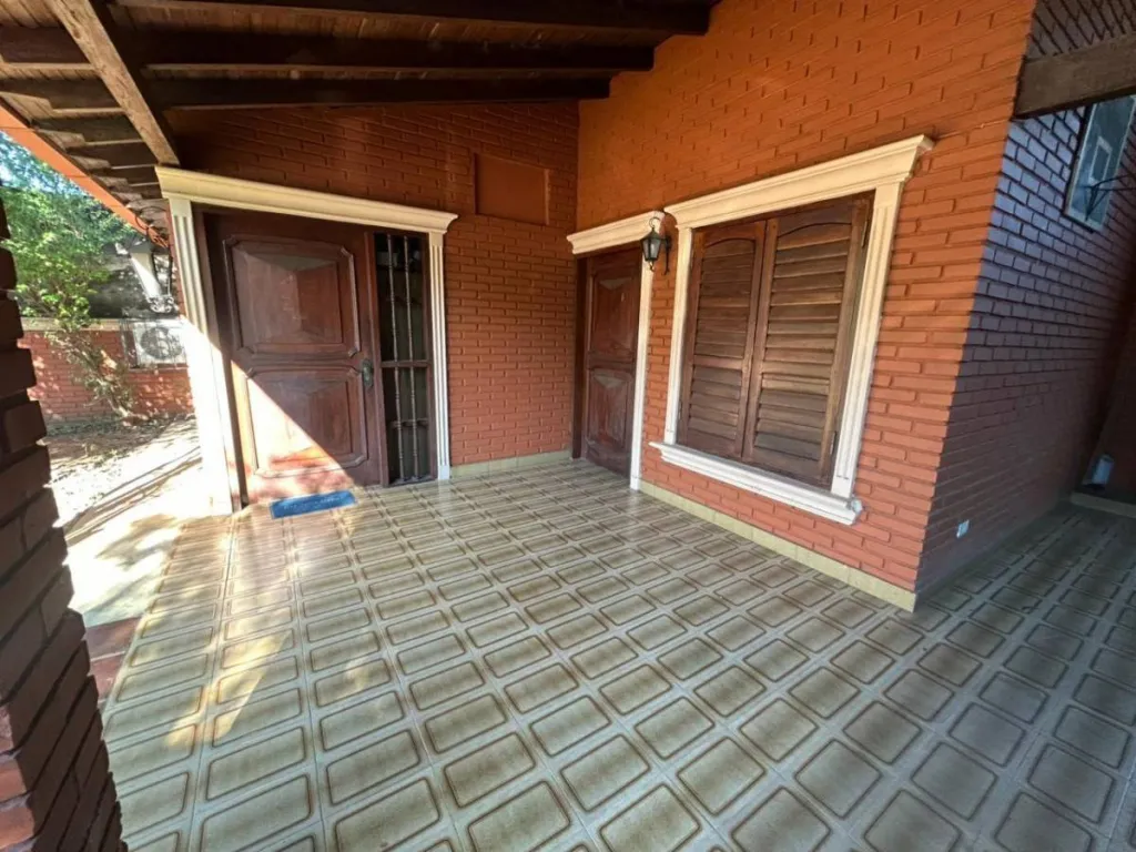 VENDO CASA EN ASUNCION EN LOS LAURELES - ALAS PARAGUAYAS — foto 3