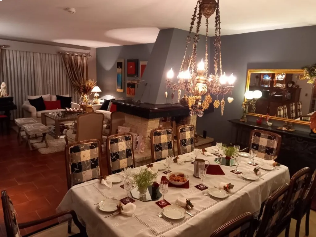 RESIDENCIA CON FINAS TERMINACIONES EN MANORA — foto 3