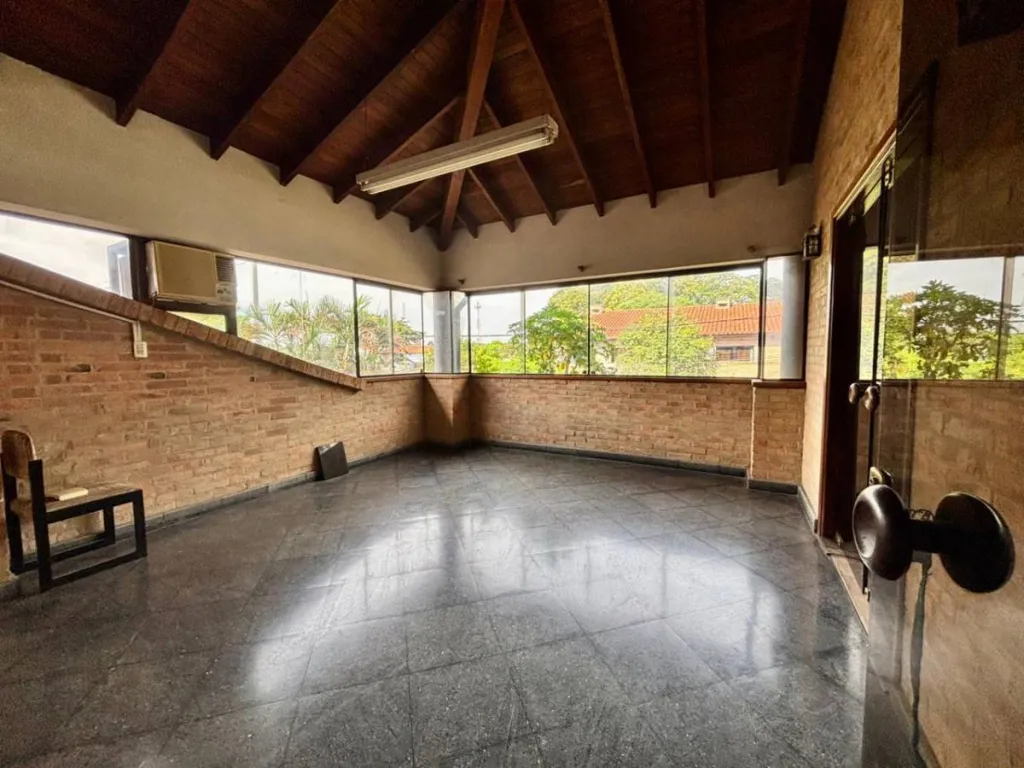 Vendo Residencia de Gran Porte en Fernando de la Mora – Zona Norte — foto 3