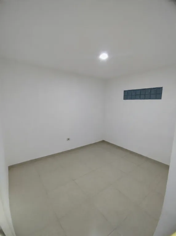 Vendo Casa 3 Dormitorios 2 Baños c Suite - Arsenales Gs. 780.000.000 — foto 3