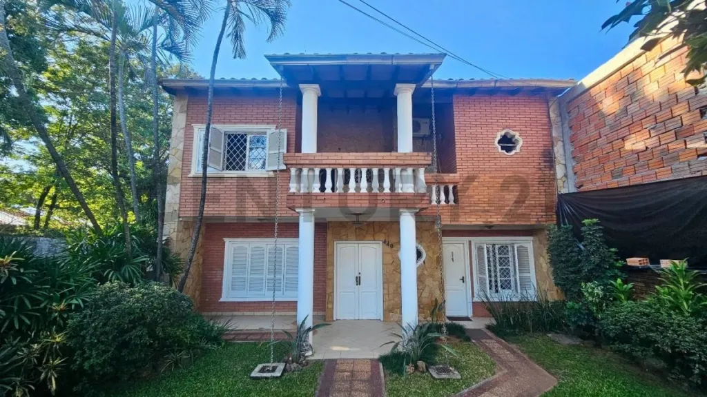 Vendo imponente casa con piscina y gran terreno en Barrio San Cristobal — foto 2
