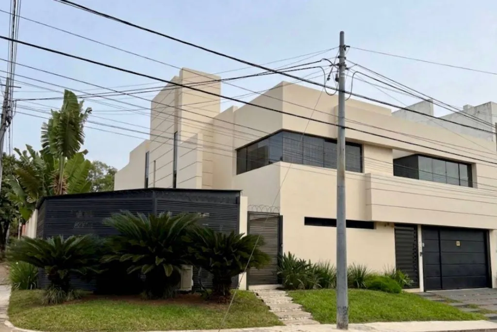 VENDO CASA EN ASUNCION EN LAS CARMELITAS - ROMULO FELICIANGELI — foto 2