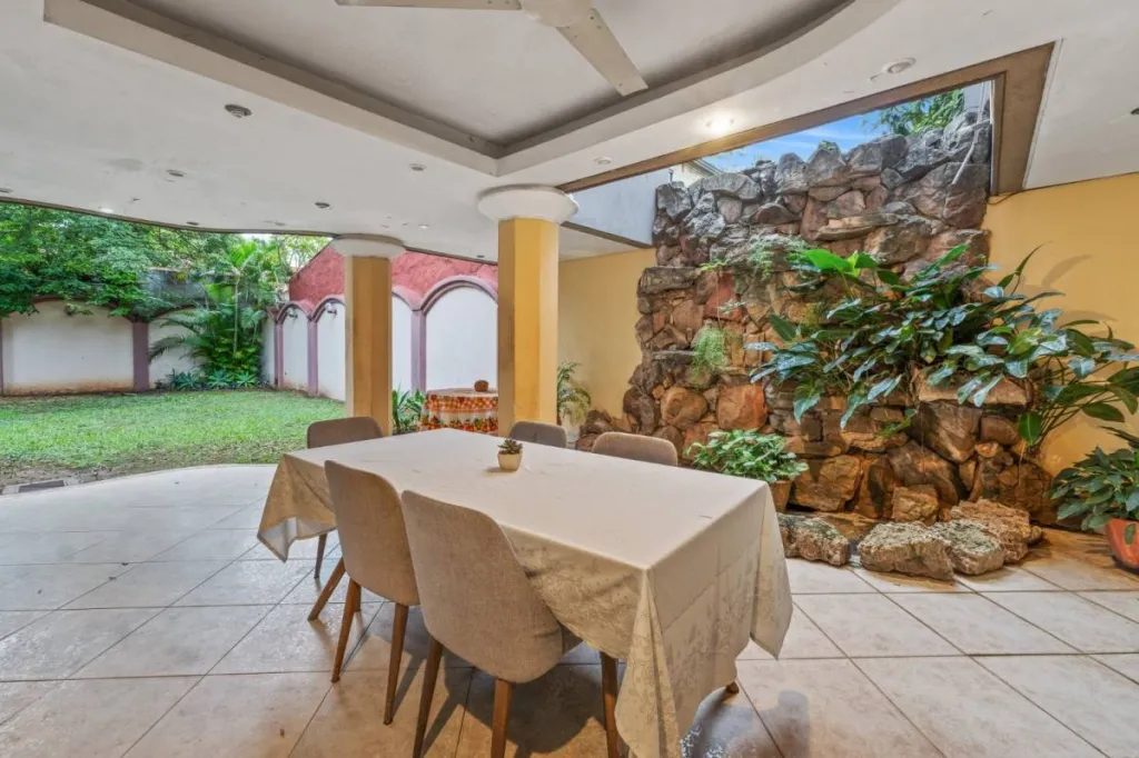 VENDO CASA EN ASUNCION EN RECOLETA - TORREANI VIERA — foto 3