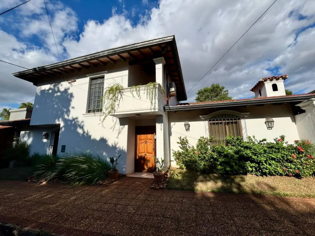 VENDO CASA EN ASUNCION EN MBURICAO - TTE. GOMEZ SANCHEZ — foto 2
