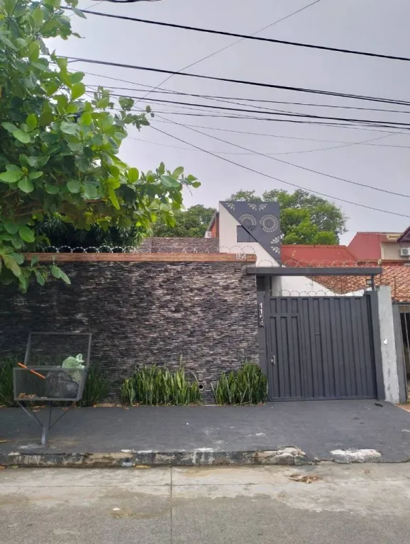 VENDO CASA EN ASUNCION EN SAJONIA - CARLOS GOMEZ — foto 2