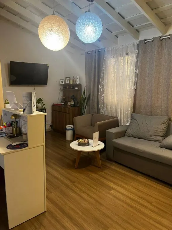 VENDO CASA EN ASUNCION EN HIPODROMO - TTE. 1RO VENANCIO ROSS — foto 3