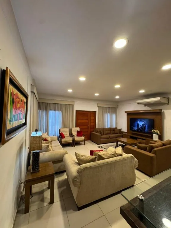 VENDO CASA EN ASUNCION EN MME. LYNCH - CALLE A CALLE — foto 3