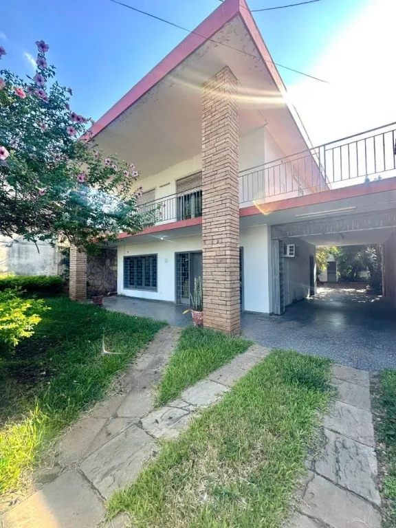 VENDO CASA EN ASUNCION EN DR. FRANCIA - ALEJO GARCIA — foto 3