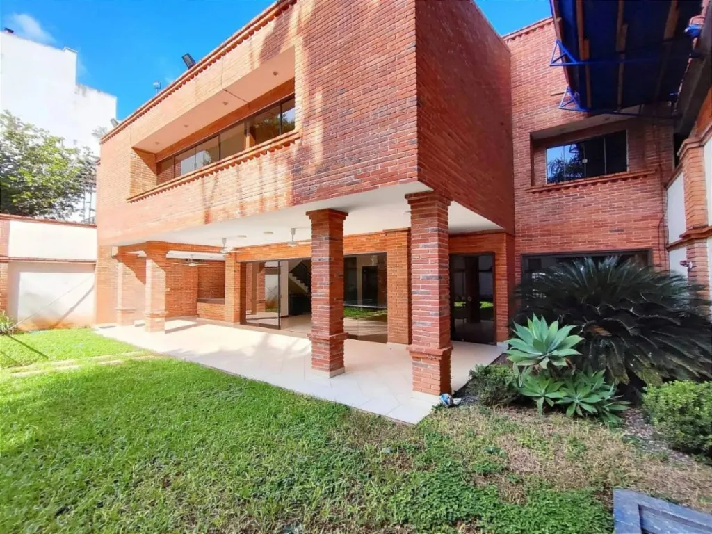 VENDO CASA EN ASUNCION EN MBURUCUYA - AVDA. MOLAS LOPEZ — foto 3