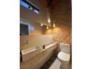 VENDO CASA EN SAN BERNARDINO - RUDOLF DIESEL C/ CIERVO KUA