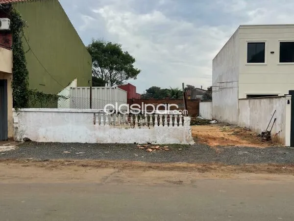 EN VENTA AMPLIO TERRENO EN LUQUE CUARTO BARRIO IDEAL PARA DÚPLEX O CASA RESIDENCIAL — foto 2