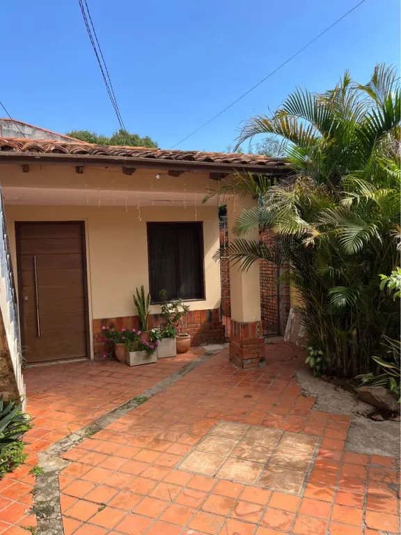 VENDO AMPLIA PROPIEDAD EN BARRIO JARA — foto 3
