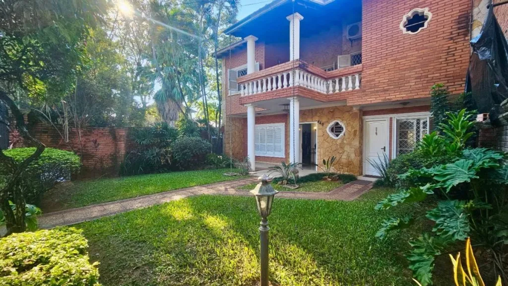 EN VENTA AMPLIA CASA EN BARRIO SAN CRISTÓBAL, ASUNCIÓN — foto 3