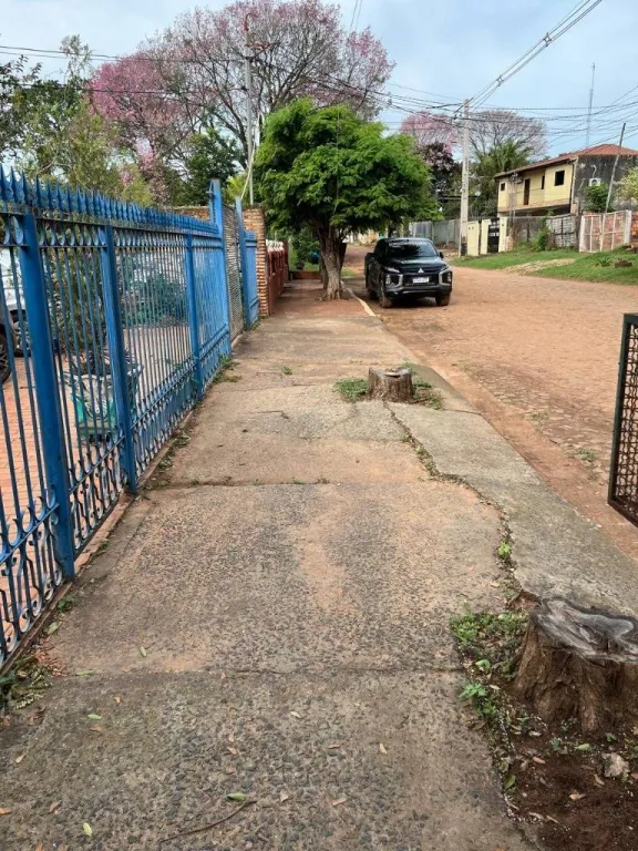 VENDO CASA EN SAN LORENZO - BARRIO LA ENCARNACION 5 DORMITORIOS — foto 3