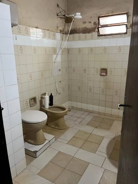 VENDO CASA EN SAN LORENZO - BARRIO LA ENCARNACION 5 DORMITORIOS — foto 2