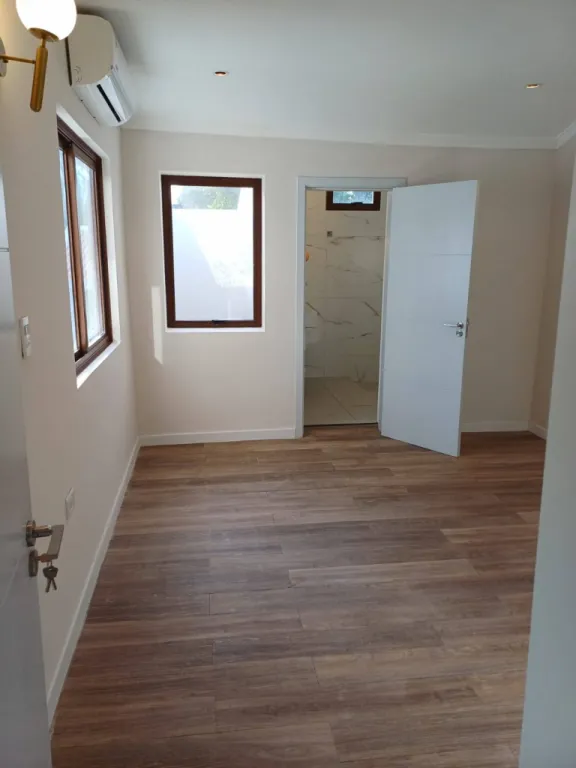 Vendo Casa de 4 dormitorios con piscina en Barrio Jara de la Ciudad de Asuncion — foto 2