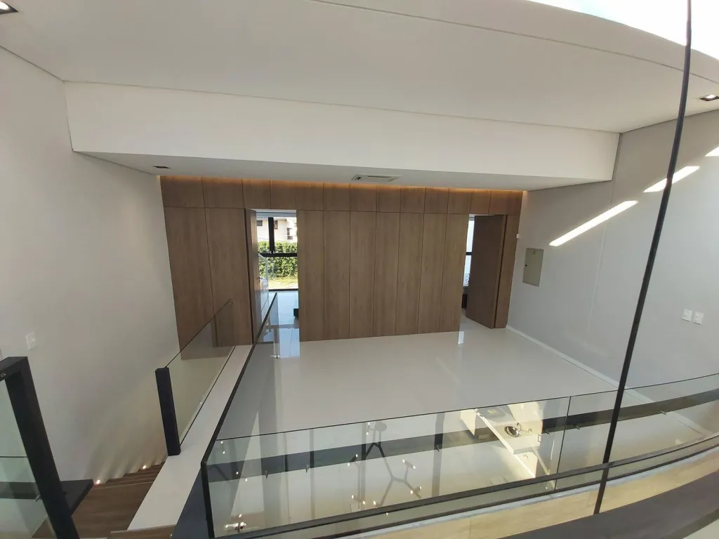 Bº MBURUCUYA, ELEGANTE UBICACIÓN: IMPECABLE CASA PAREADA, 270 M2, 3 DORMIT, QUINCHO, JARD — foto 3