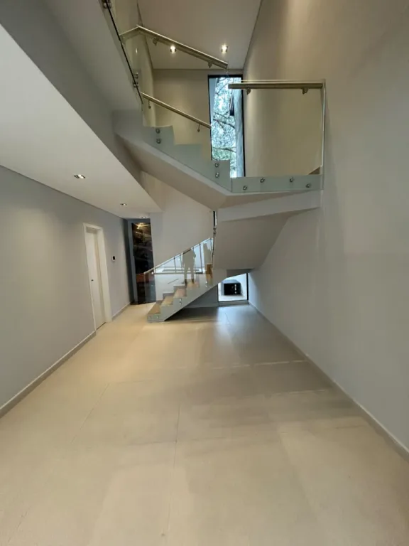 MBURUCUYÁ, SMA. TRINIDAD: ELEGANTE DÚPLEX A ESTRENAR, 3 DORMIT, IMPECABLE PROPUESTA. — foto 3