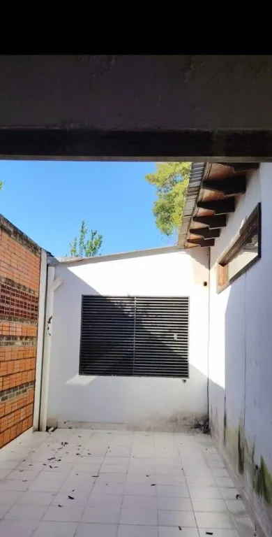 VENDO CASA EN NEMBY - BARRIO CAAGUAZU CON QUINCHO Y GARAJE PARA 3 — foto 3